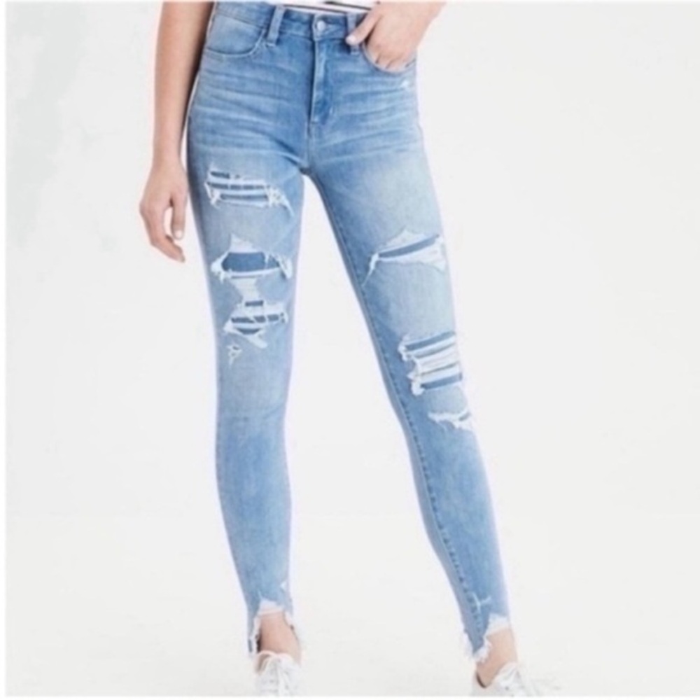 American Eagle Outfitters Light Blue Distressed Skinny Jeans
